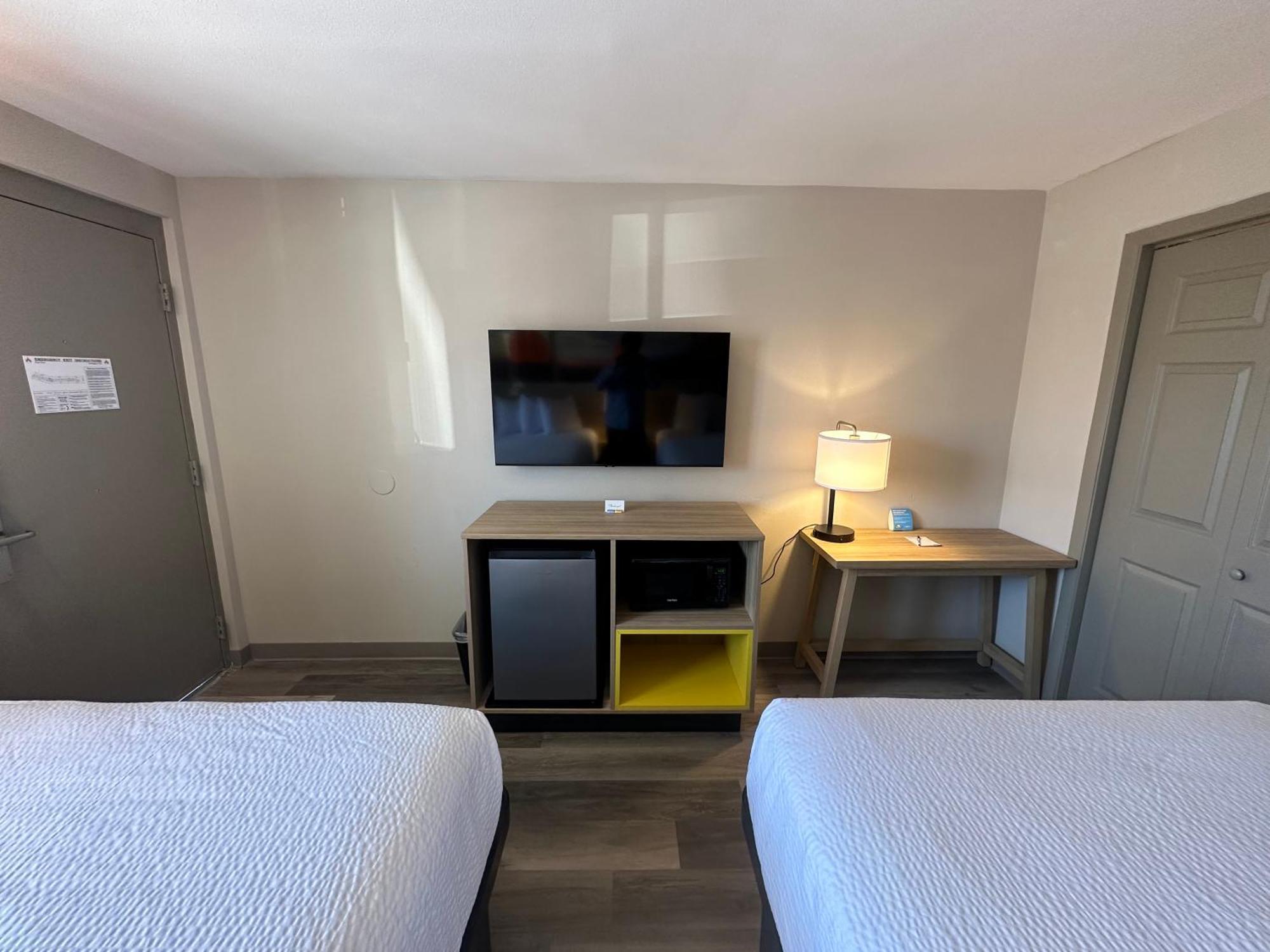 Days By Wyndham Nm Hotel