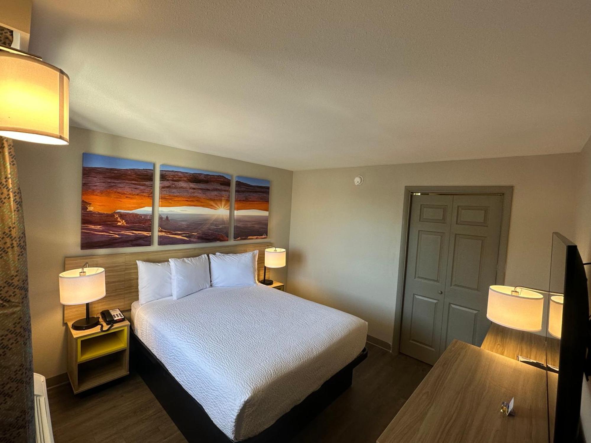 Days By Wyndham Nm Hotel 3*